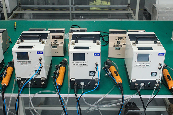 使用自動(dòng)鎖螺絲機(jī)要注意哪些方面？堅(jiān)豐電子告知您